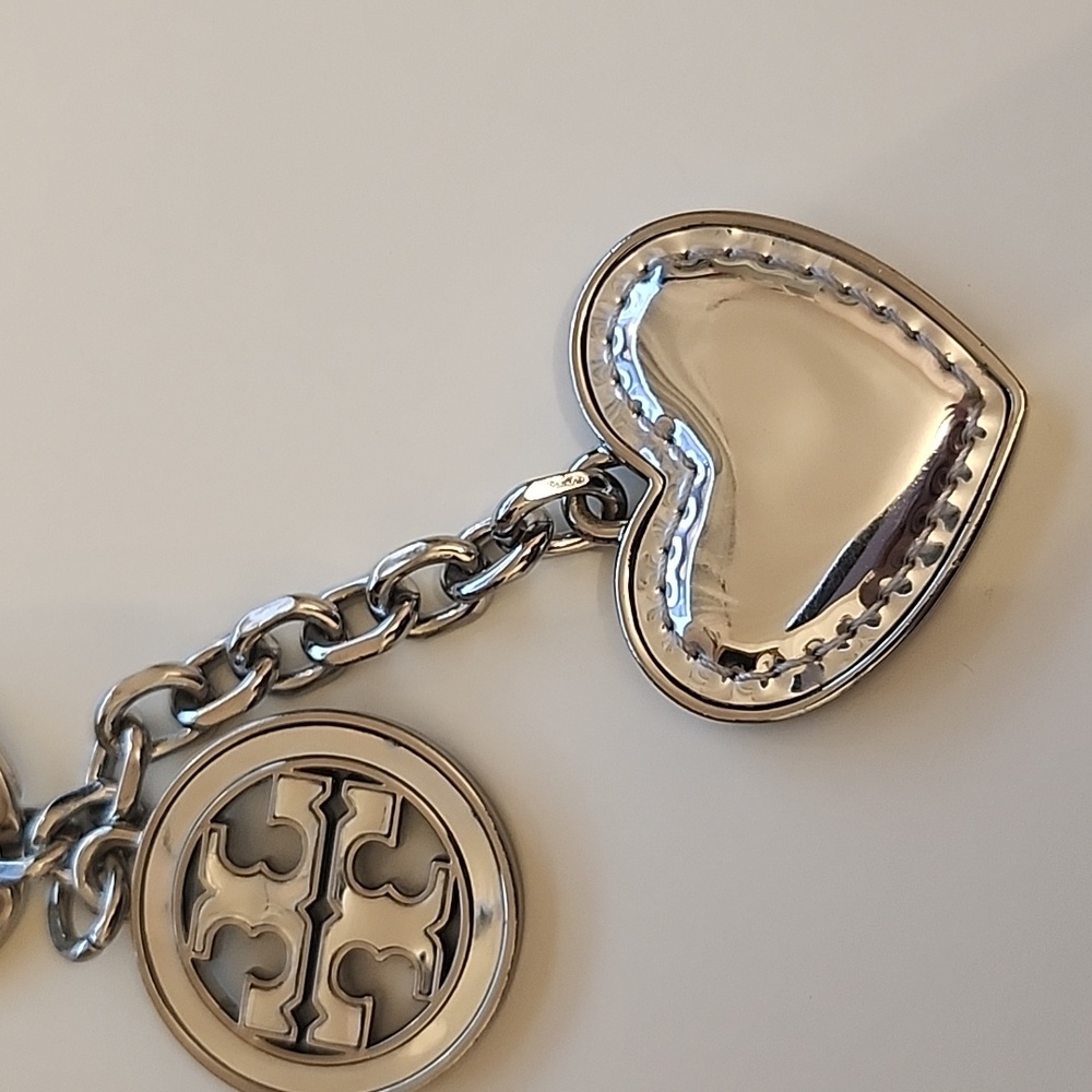 Tory Burch logo bag charm key ring. - Picture 2 of 3